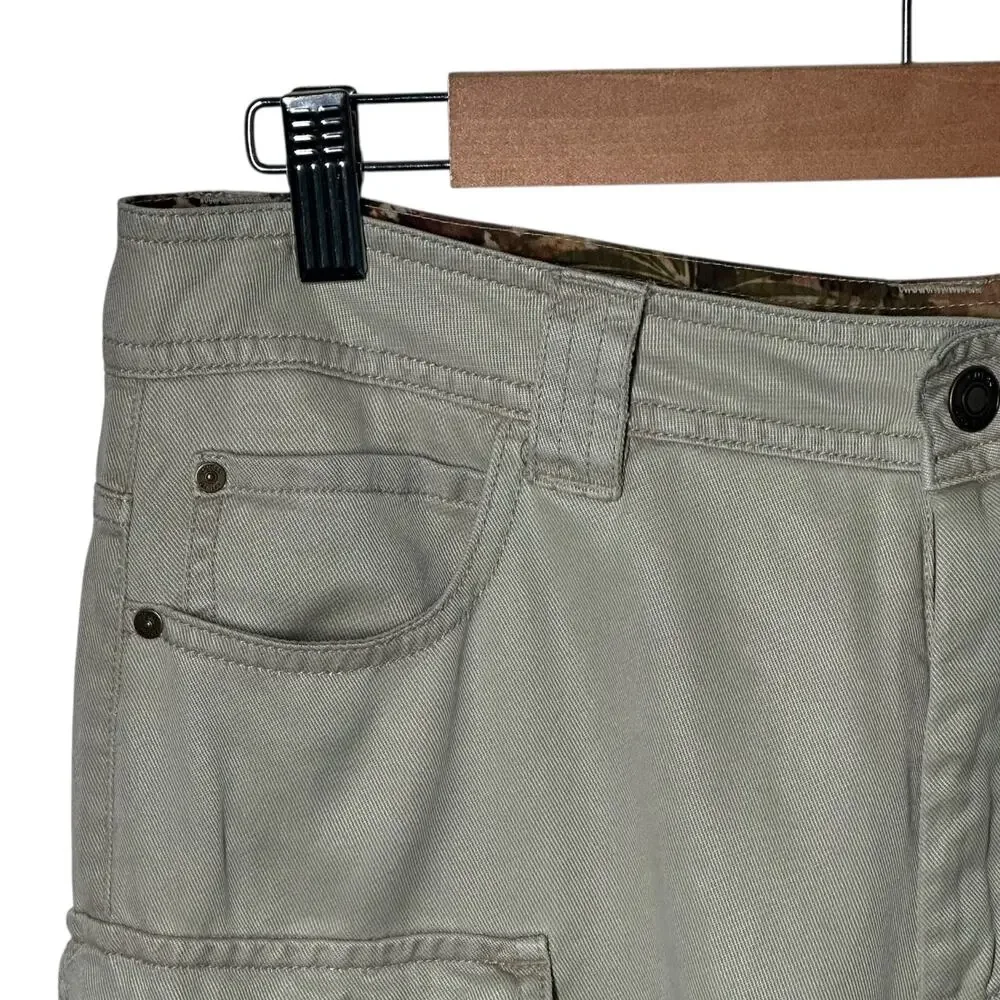 New GUESS Iris Cargo Cuffed Shorts Utility Light Green Baggy Beach Pool Cruise
